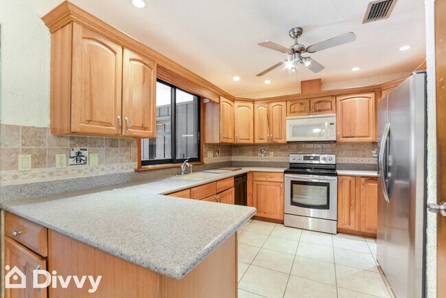 Foto del edificio - 3120 Stratford Ln