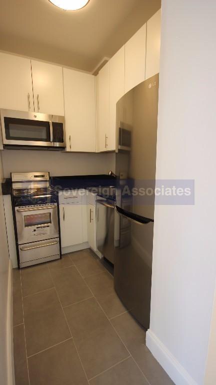 Building Photo - 525 West 49th Street