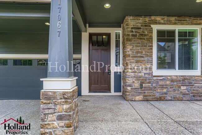 Building Photo - **NEW LOWER RENT + $200 OFF YOUR FIRST FUL...