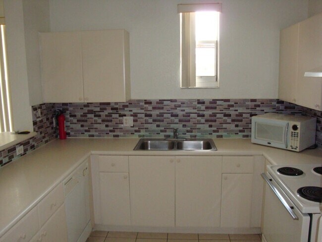 Foto del edificio - 2128 Shoma Dr