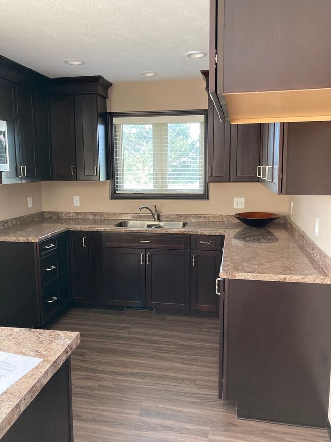 Building Photo - Prairie Bluff Condo