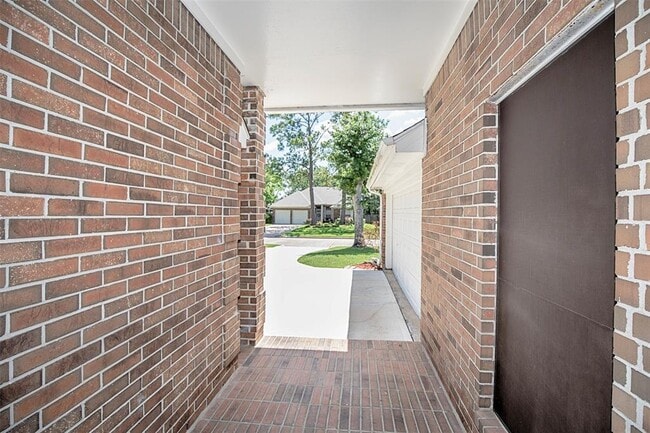 Building Photo - 14330 Little Willow Walk