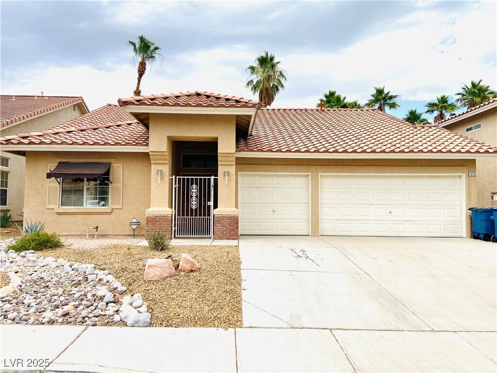 Primary Photo - 8736 Vista Ladera Ct