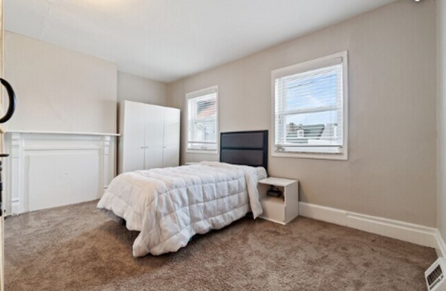 Foto del edificio - Newly Renovated 2 Bed, 1 Bath Home - Centr...