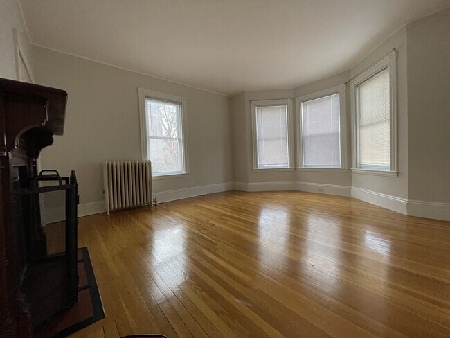 Sala de estar (vista 1) - 11 Maple Cir