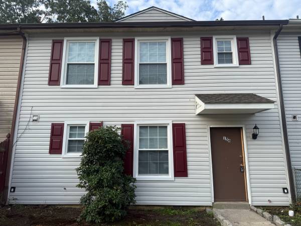 Building Photo - 156 Hampshire Rd