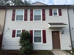 Building Photo - 156 Hampshire Rd