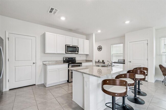 Building Photo - 5667 Chorleywood Ln