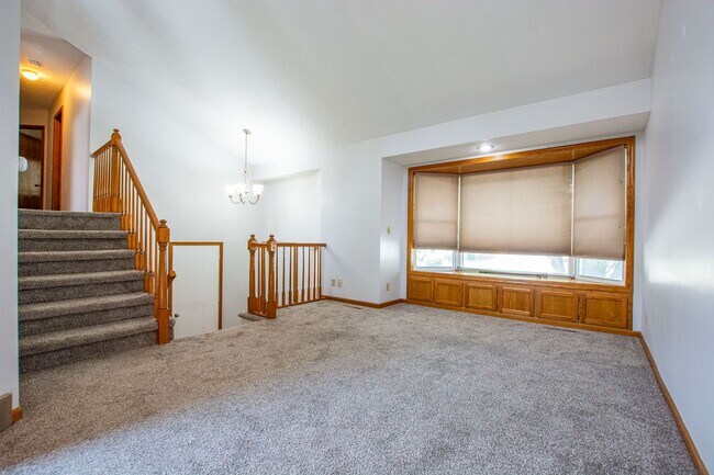 Foto del edificio - Unique 3 Bedroom / 2 Bath with Washer/Dryer in Millard!