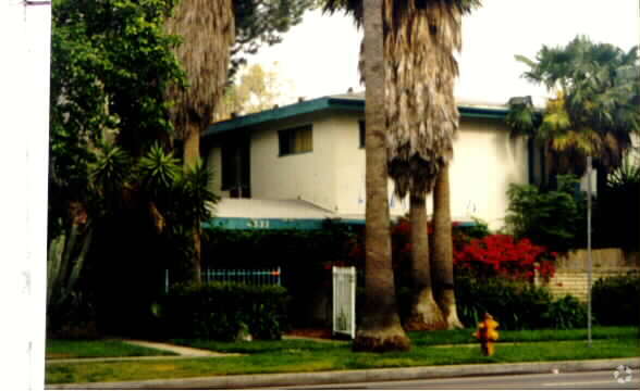 Foto del edificio - 4331 Laurel Canyon Blvd