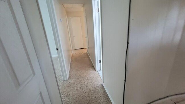 Building Photo - 5370 FL-46