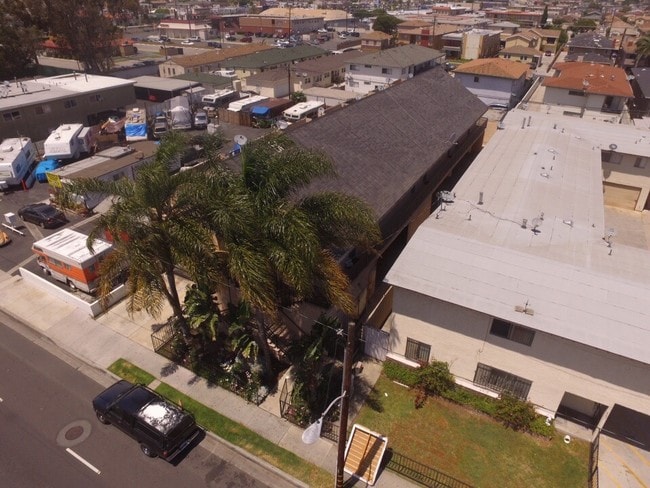 Foto del edificio - 4335 W Rosecrans Ave
