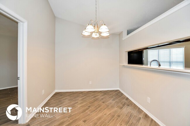 Building Photo - 1001 Field Trail Dr