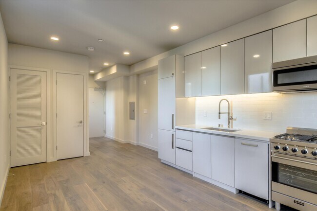 Foto del edificio - 824 Hyde St