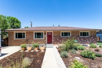 Building Photo - 400 Pecos Dr