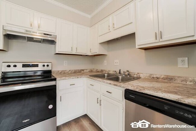 Foto del edificio - Nice 3 BDRM 2 BATH East Memphis Home