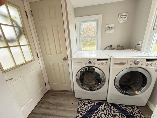 Foto del edificio - 35750 Main Rd