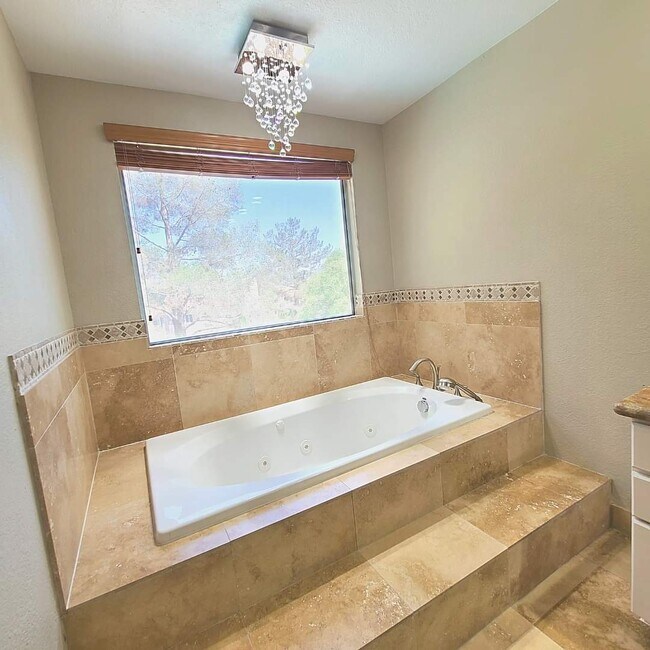 Building Photo - 3100 Waterview Dr