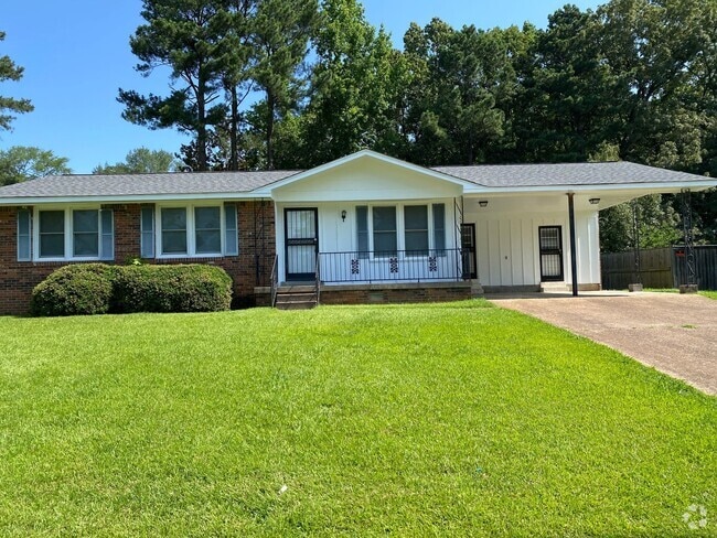 Building Photo - 27 Briarwood Ln