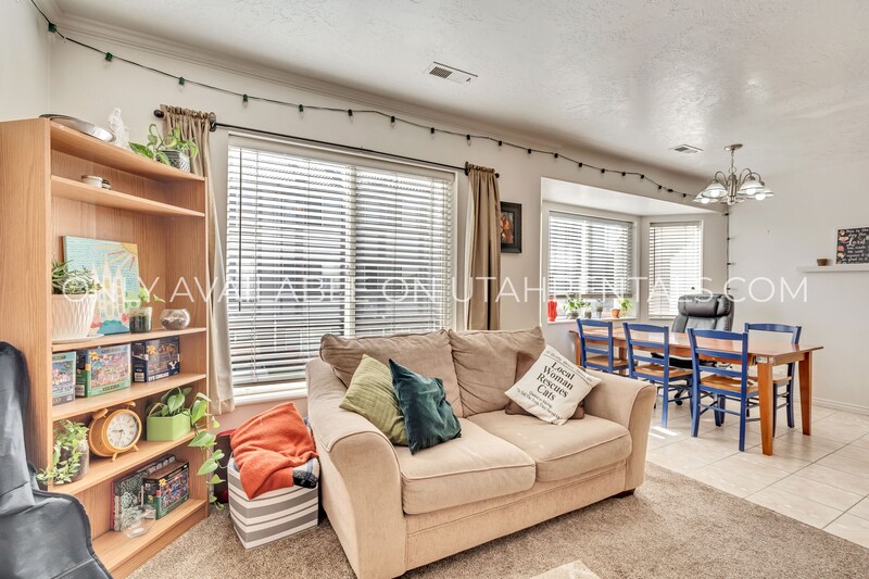 Primary Photo - 528 N 720 E