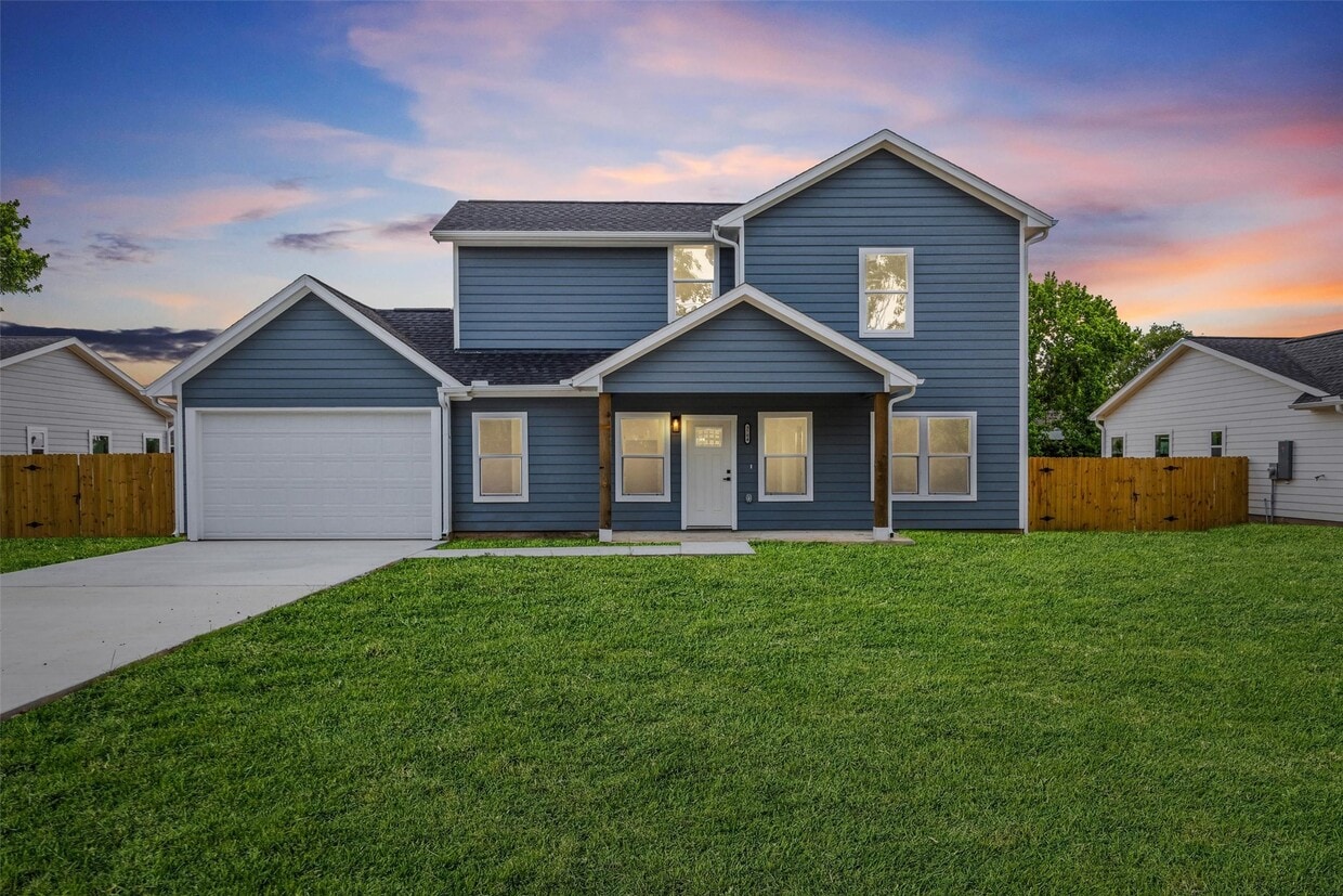 Foto principal - 3704 Avenue S