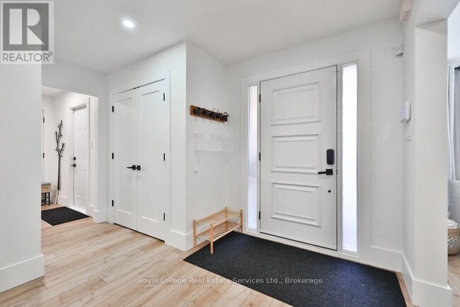 Photo du bâtiment - 1189 Rushbrooke Dr