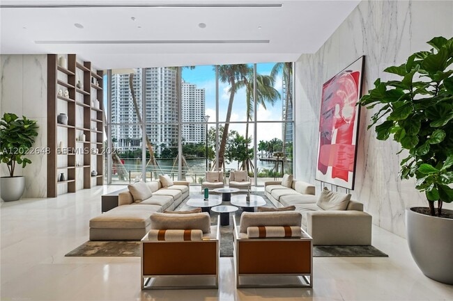 Building Photo - 300 S Biscayne Blvd
