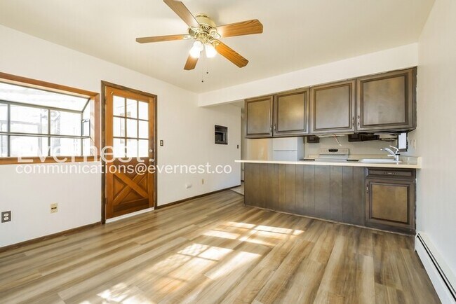 Foto del edificio - 4 Bed, 2.5 Bath Home with Garage / Available Soon!