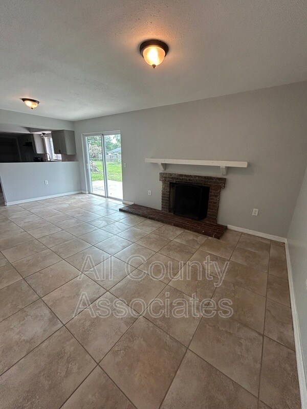 Building Photo - 3465 Peacock Ln