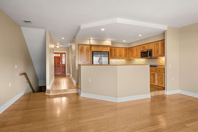 Foto del edificio - 913 Plum Ridge Dr