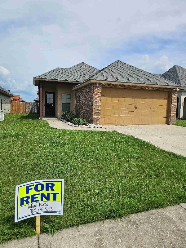 Primary Photo - 110 Meadowhollow Dr