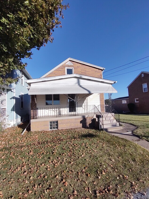 Foto principal - 3728 Essex Ave
