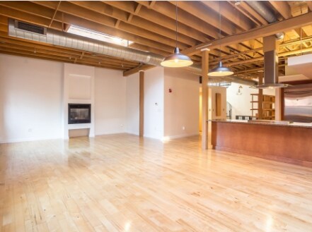 Building Photo - 111 Beach St