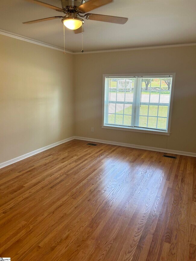 Building Photo - 404 Prosperity Ave