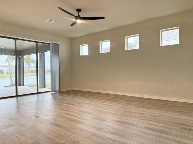 Foto del edificio - 5110 Levana St