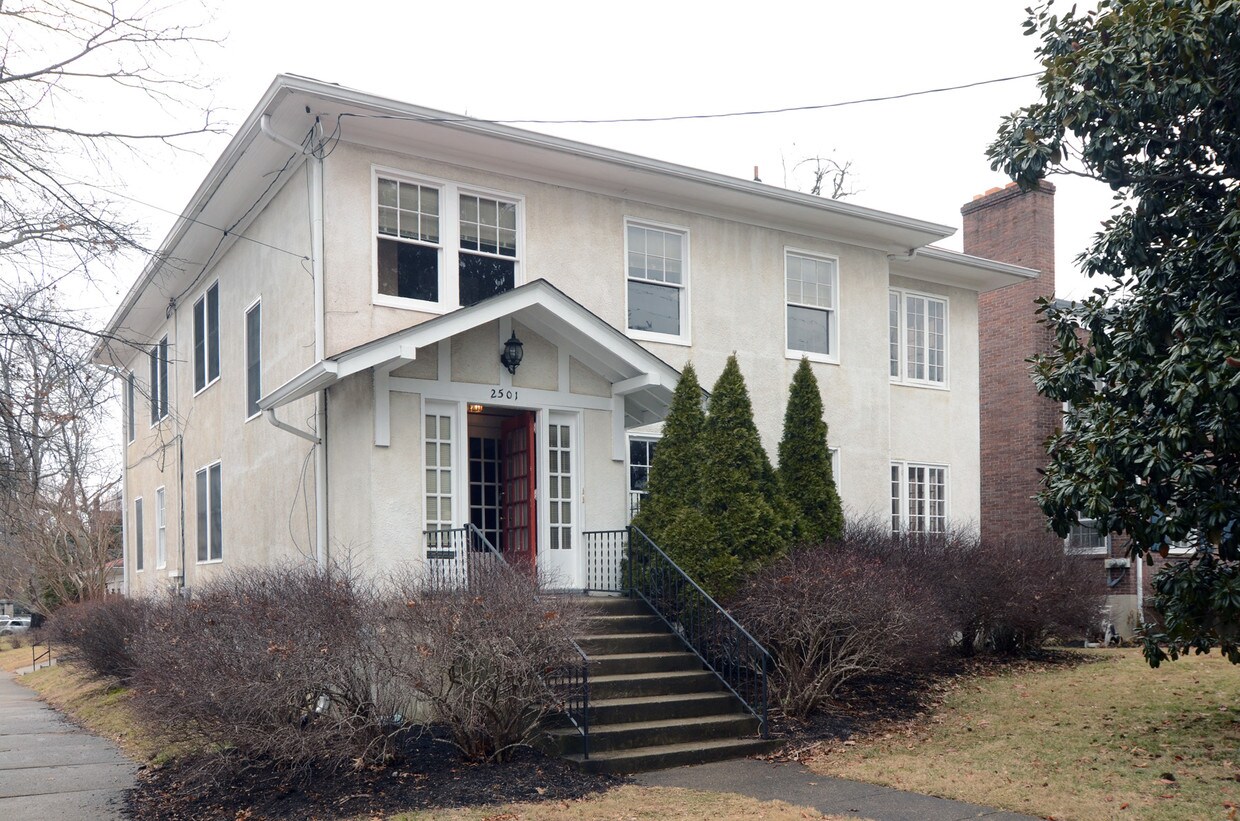 Primary Photo - 2501 Glenmary Ave