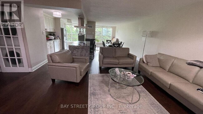 Photo du bâtiment - 7905 Bayview Ave