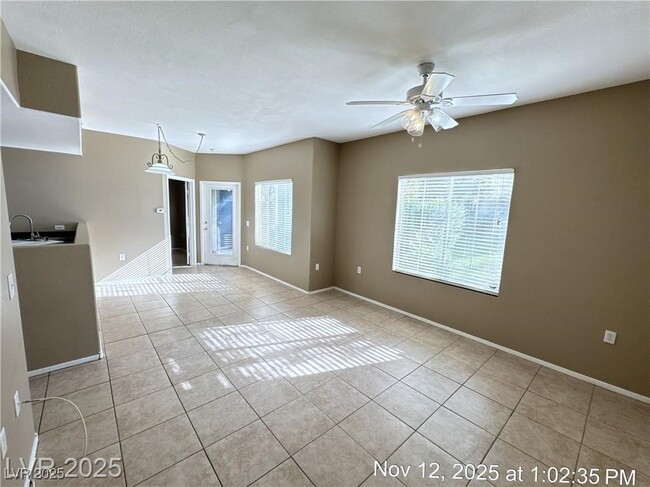 Foto del edificio - 10245 S Maryland Pkwy