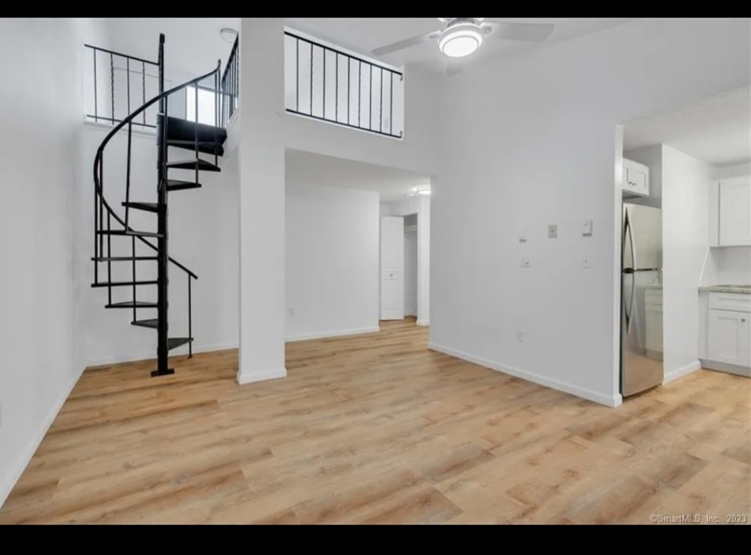 Main floor - 174 Burgundy Hill Ln