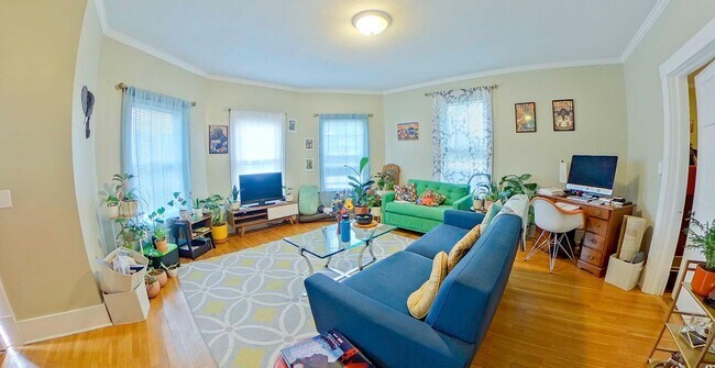 Building Photo - 728 Poyntz Ave