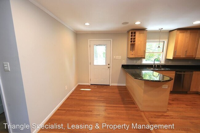 Building Photo - 2 br, 1 bath House - 906 N Blount Street