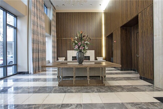 Building Photo - 10 City Pl