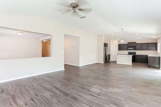Foto del edificio - 13454 Avery Park Ln