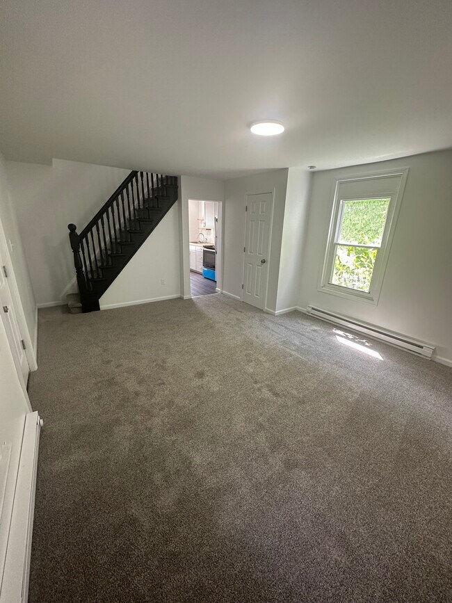 Living Room - 346 Beech St
