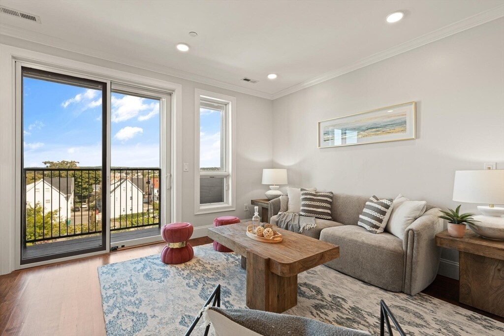 Foto principal - 87 Medford St