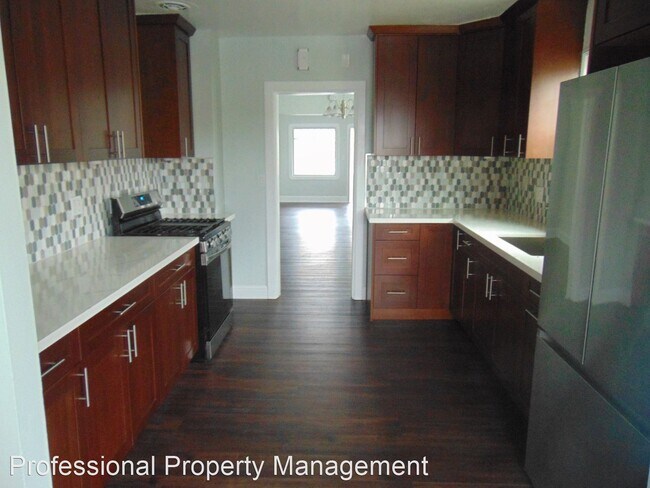 Foto del edificio - 2 br, 1 bath House - 2550 Clinton Avenue