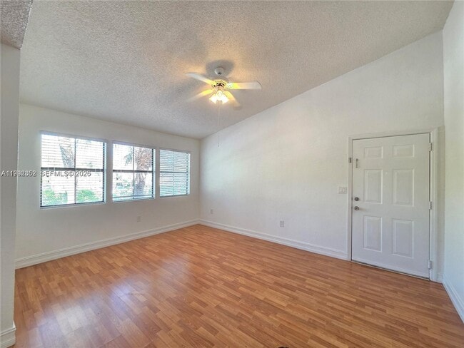 Building Photo - 15650 SW 105th Ln