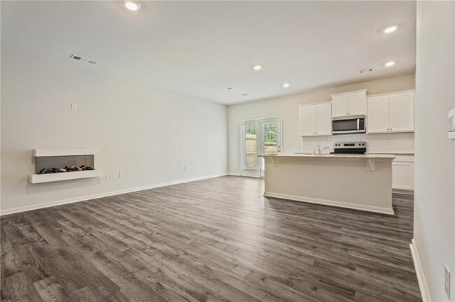 Building Photo - 211 Stoneybrook Dr