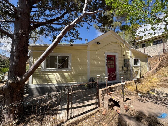 Foto del edificio - 1BR/1BA 740 sq.ft. SHORT TERM RENTAL in Old Bisbee, AZ