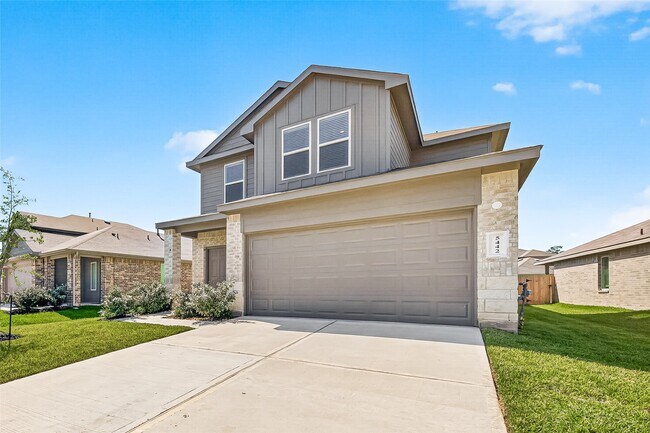 Building Photo - 5442 Pinetree Cres Ln